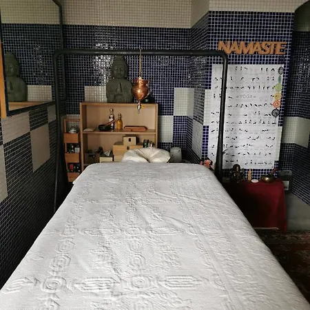 Les Chambres De La Sorciere Verte Bed & Breakfast *